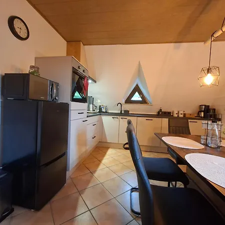 Appartamento Ansimali 3 - Treffpunkt Dachgeschosswohnung, Ideal Fuer Familien Und Freunde, Gemeinsam Wohnen, Getrennt Traeumen, Zwei Schlafzimmer, Ein Urlaub Mit Spiel Und Spass Beierfeld