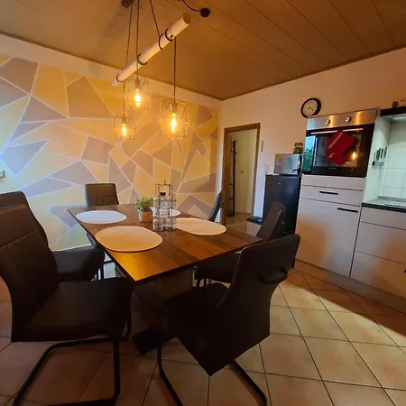 Ansimali 3 - Treffpunkt Dachgeschosswohnung, Ideal Fuer Familien Und Freunde, Gemeinsam Wohnen, Getrennt Traeumen, Zwei Schlafzimmer, Ein Urlaub Mit Spiel Und Spass * Beierfeld