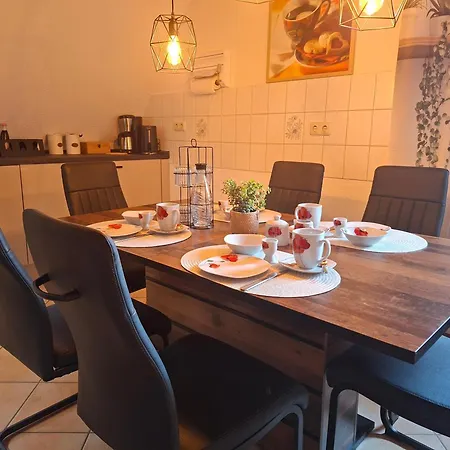 Ansimali 3 - Treffpunkt Dachgeschosswohnung, Ideal Fuer Familien Und Freunde, Gemeinsam Wohnen, Getrennt Traeumen, Zwei Schlafzimmer, Ein Urlaub Mit Spiel Und Spass Beierfeld