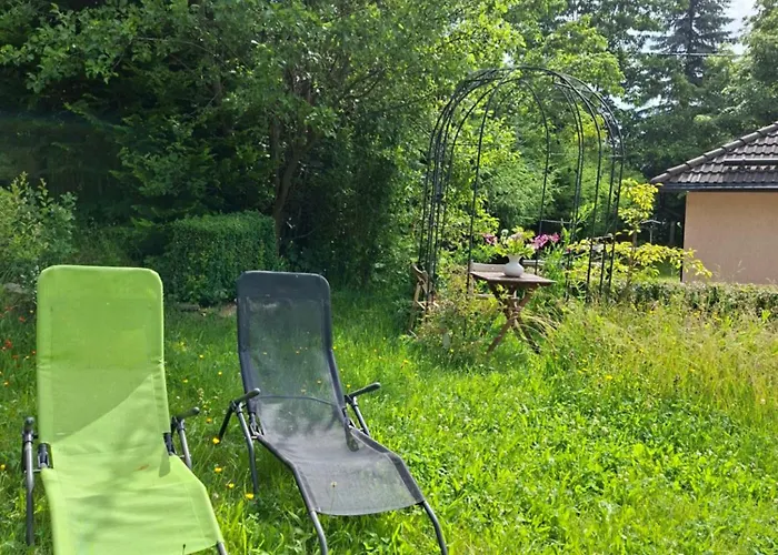 Ansimali 3 - Treffpunkt Dachgeschosswohnung, Ideal Fuer Familien Und Freunde, Gemeinsam Wohnen, Getrennt Traeumen, Zwei Schlafzimmer, Ein Urlaub Mit Spiel Und Spass Beierfeld