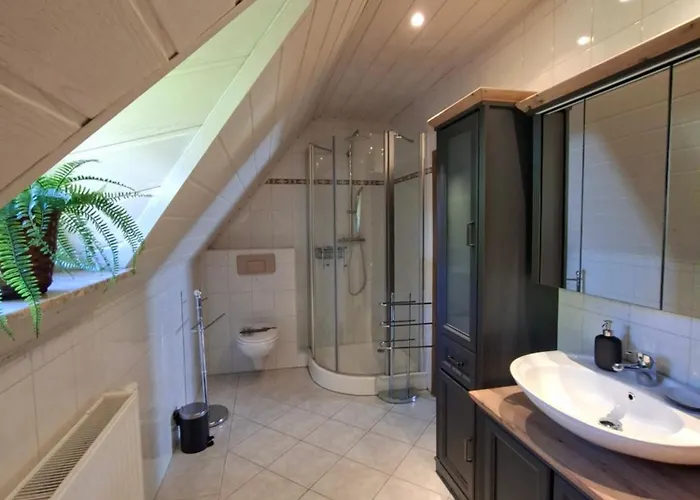 Ansimali 3 - Treffpunkt Dachgeschosswohnung, Ideal Fuer Familien Und Freunde, Gemeinsam Wohnen, Getrennt Traeumen, Zwei Schlafzimmer, Ein Urlaub Mit Spiel Und Spass * Beierfeld